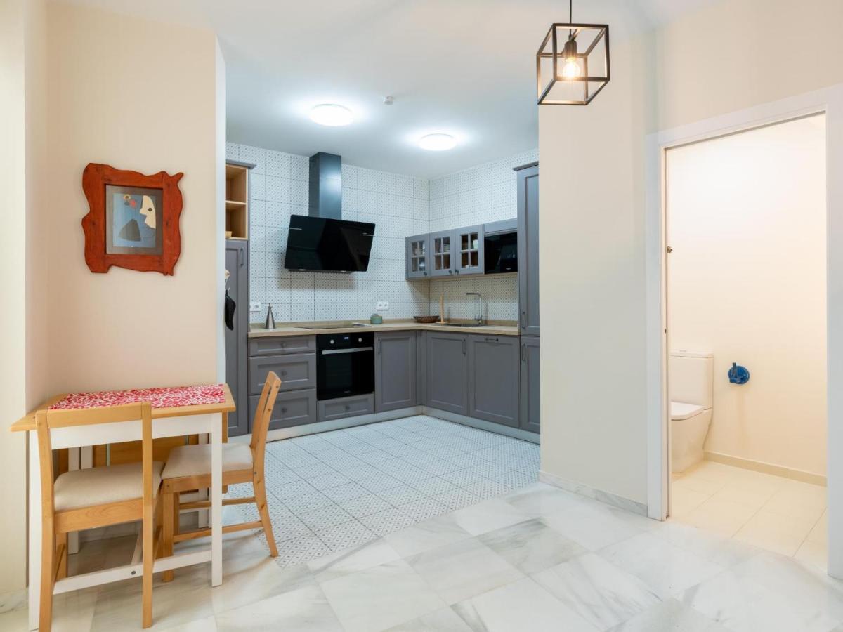 Holi-Rent Penthouse Penuelas Seville Exterior photo