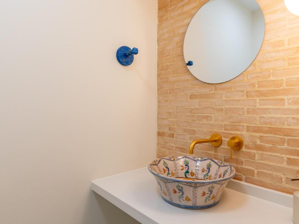 Holi-Rent Penthouse Penuelas Seville Exterior photo