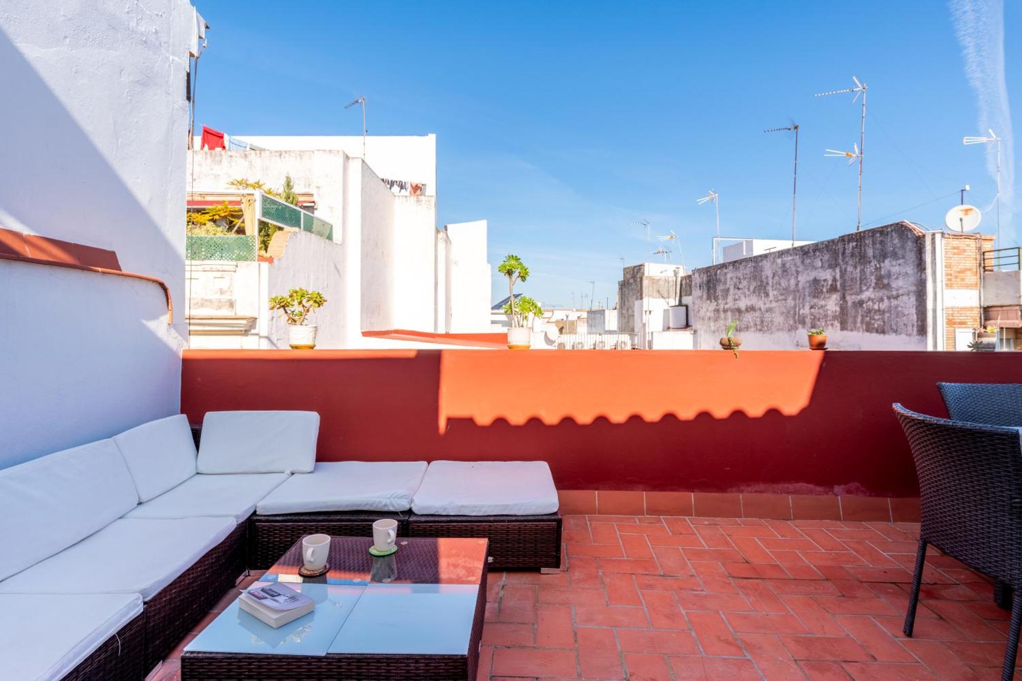 Holi-Rent Penthouse Penuelas Seville Exterior photo