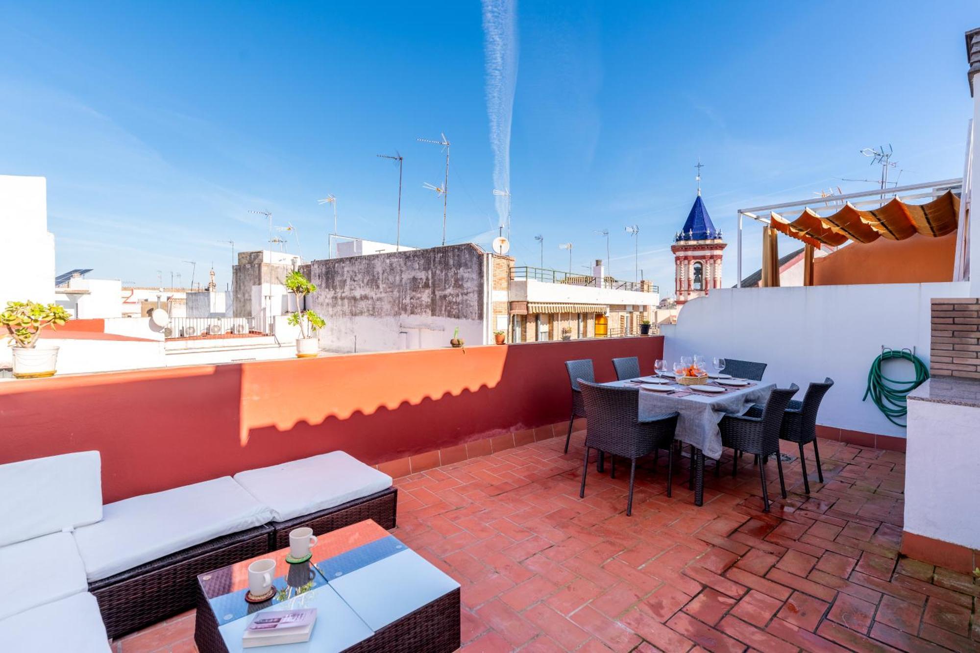 Holi-Rent Penthouse Penuelas Seville Exterior photo
